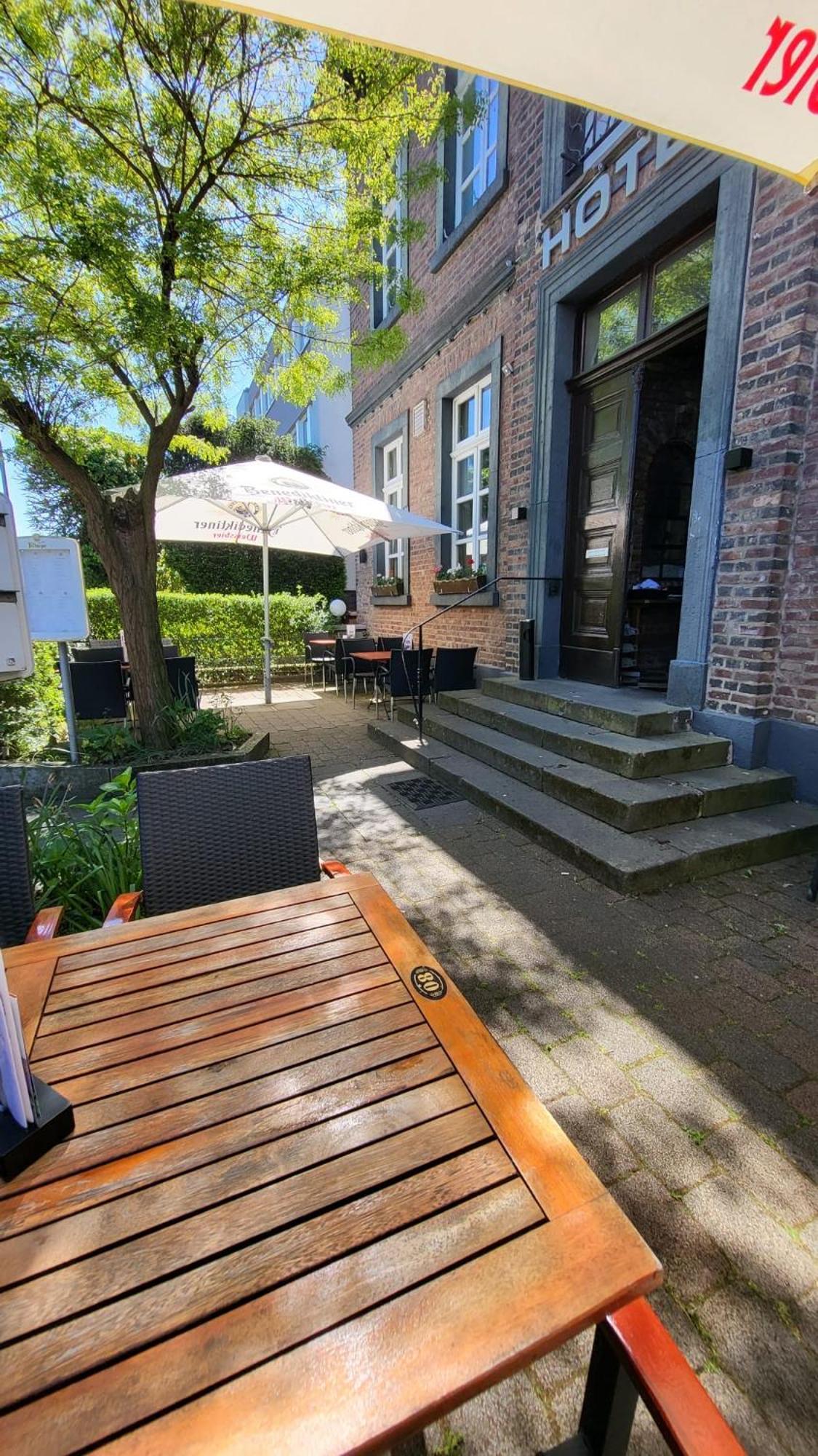 Hotel Restaurant Mathildenhof Pulheim Bagian luar foto